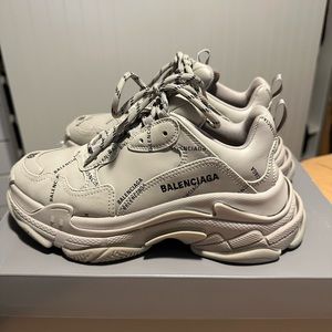 Balenciaga triple s logo sneakers. Barely worn
